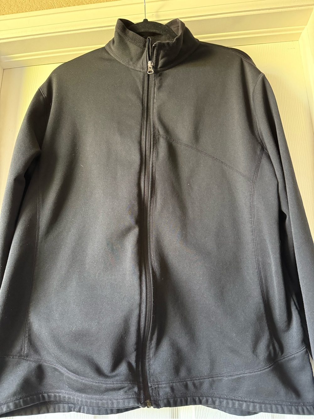 Alpine Men’s Black Full-Zip Lightweight Jacket